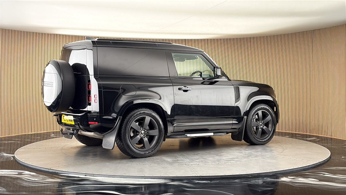 More views of Land Rover Defender 90