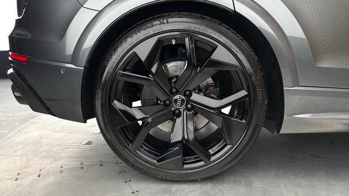 Audi RSQ8 Image 10