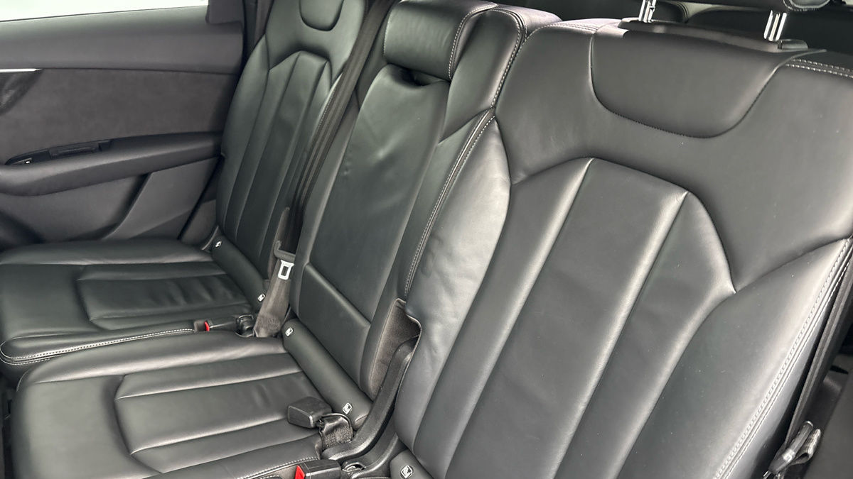 Audi Q7 Image 8