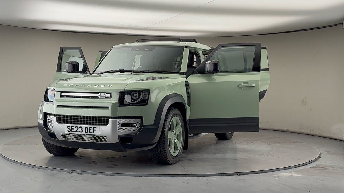 More views of Land Rover Defender 110