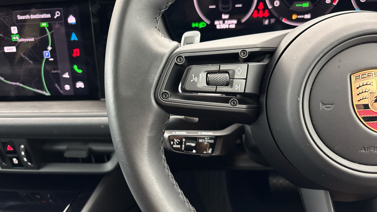 Porsche Cayenne Image 13