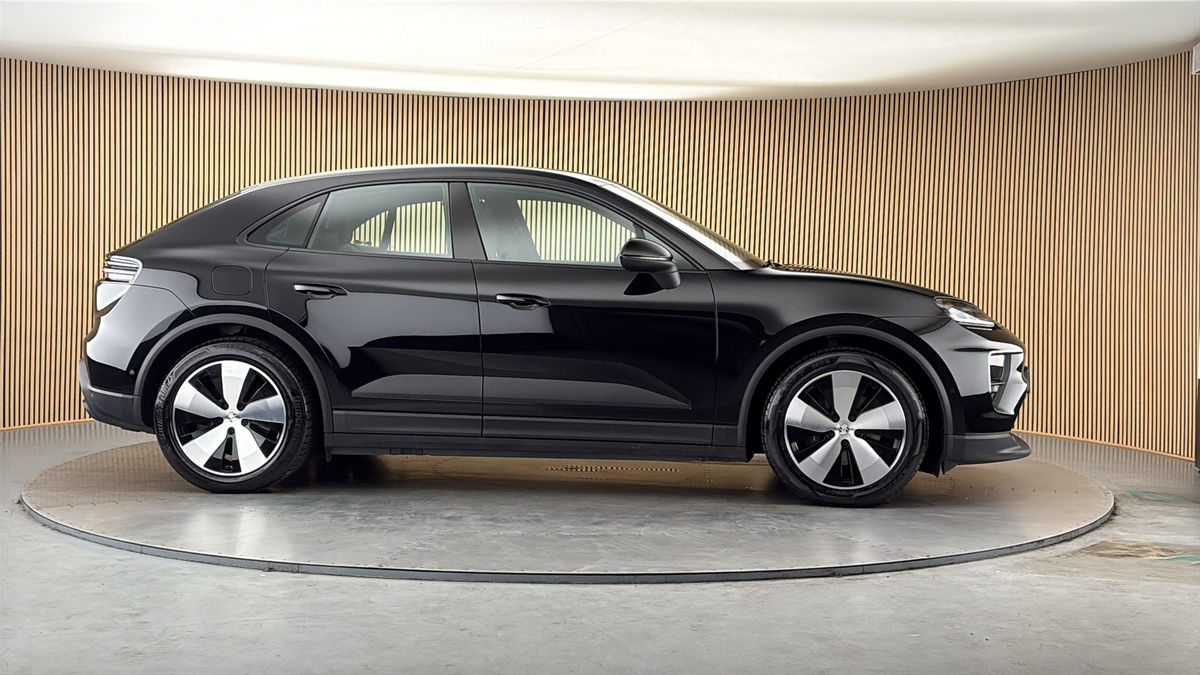 More views of Porsche Macan