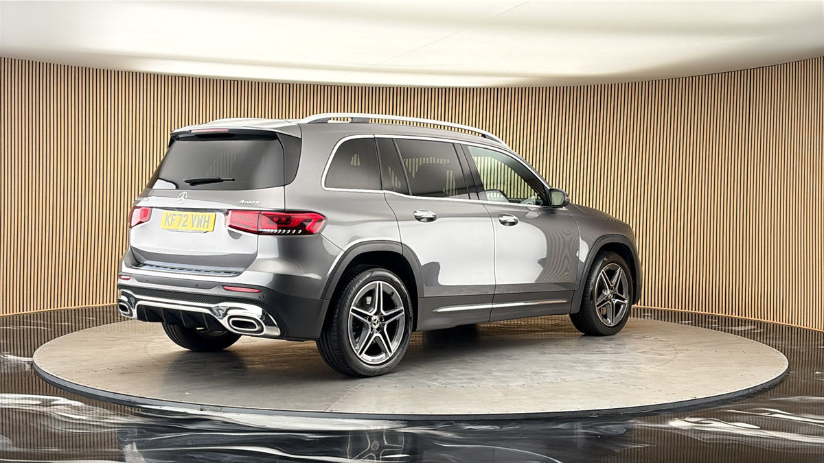 Mercedes-Benz GLB Image 21