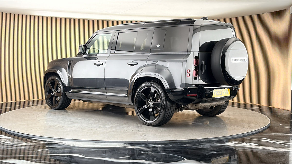 More views of Land Rover Defender 110