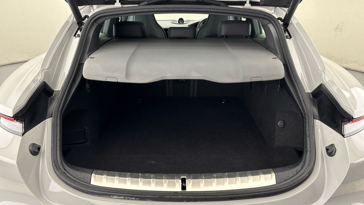 Porsche Taycan Image 11