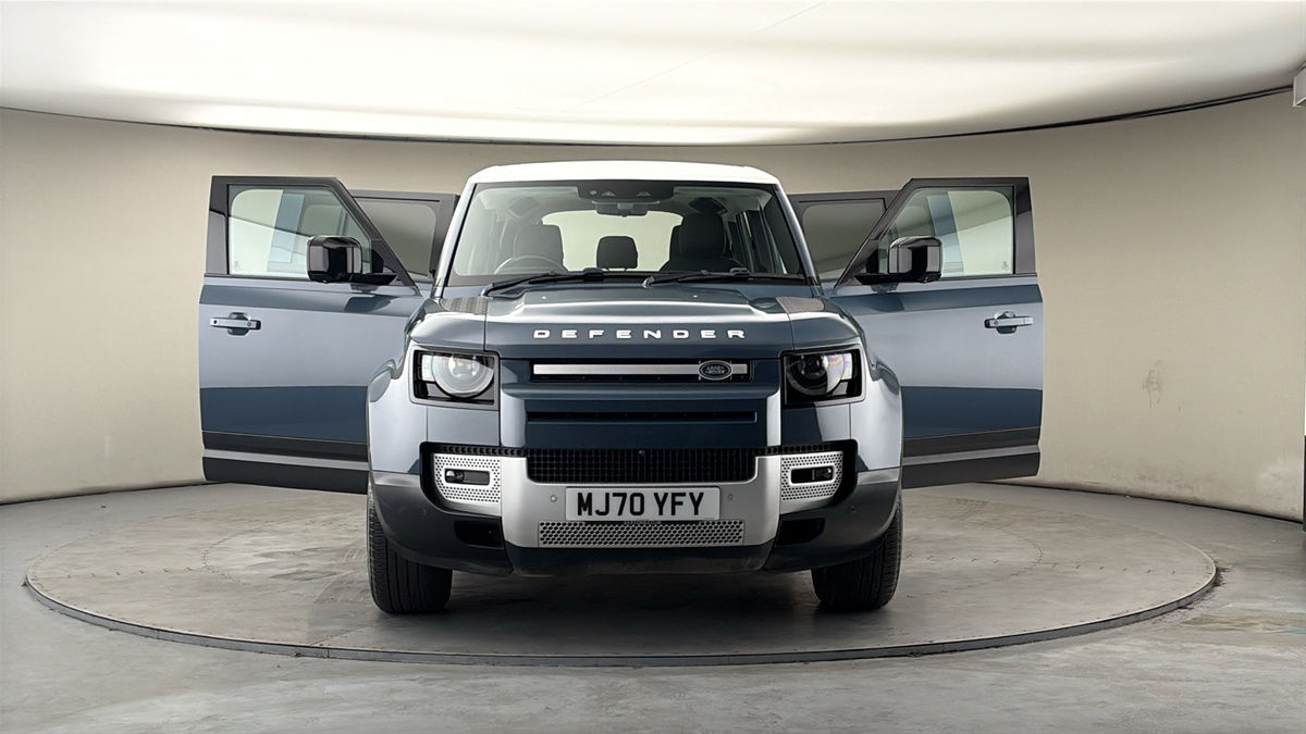 More views of Land Rover Defender 110