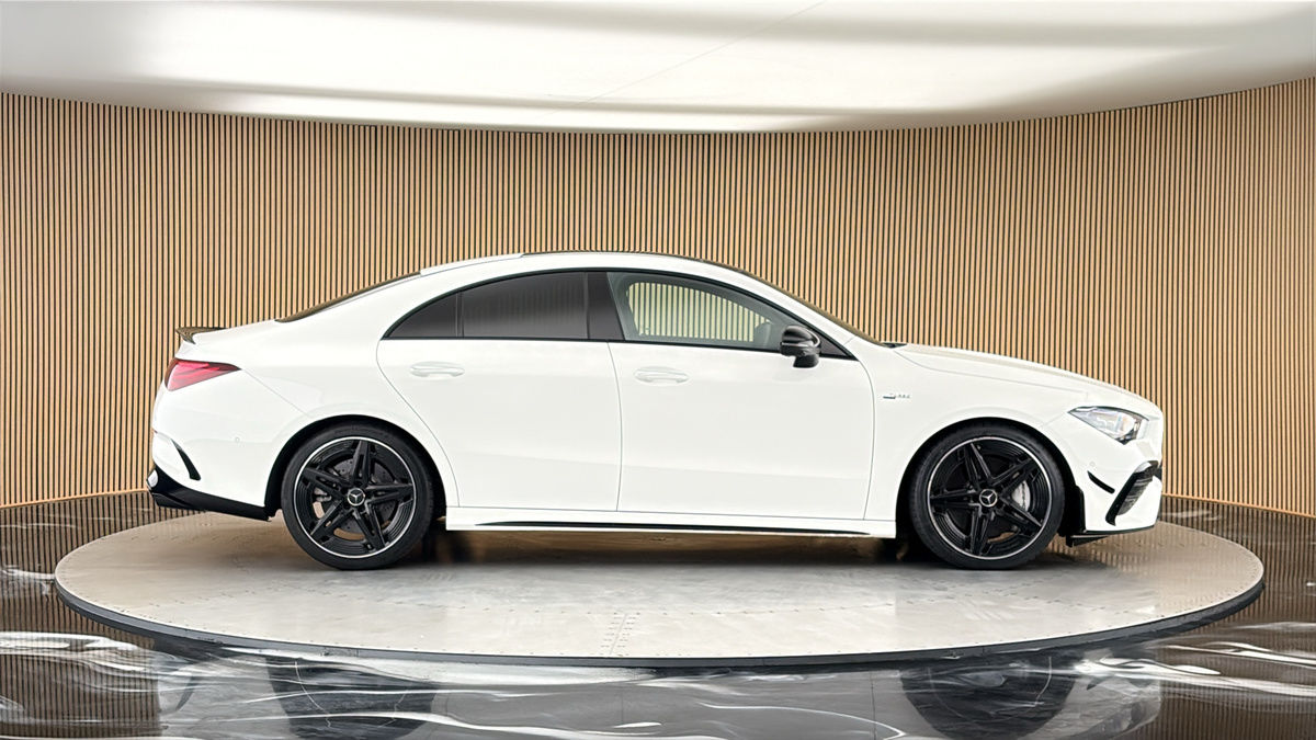 Mercedes-Benz CLA Image 16