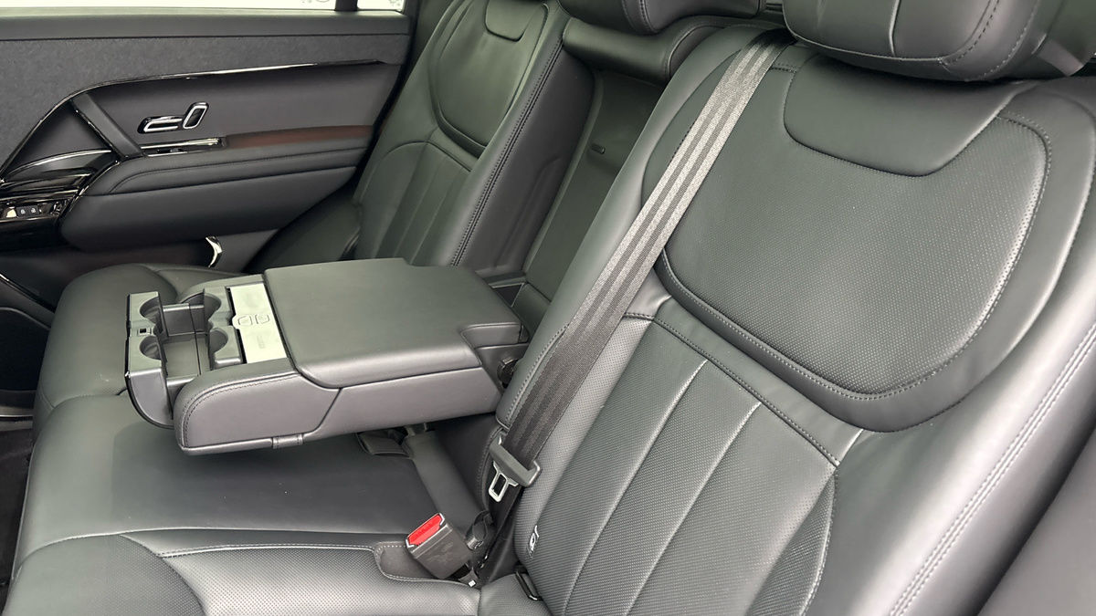 Land Rover Range Rover Sport Image 9