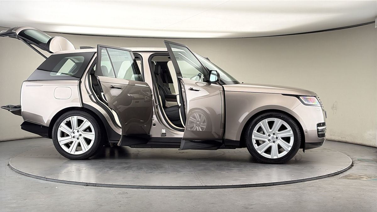 More views of Land Rover Range Rover