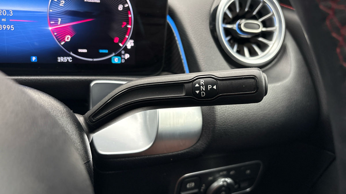Mercedes-Benz GLB Image 6