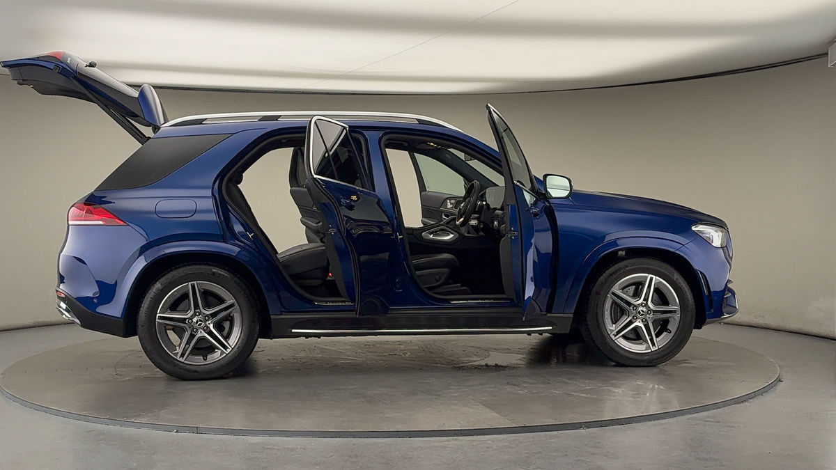 More views of Mercedes-Benz GLE