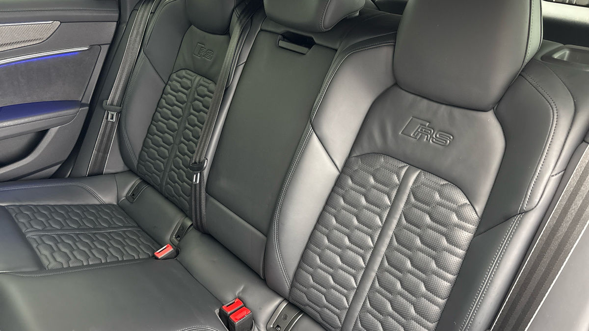 Audi RS6 Avant Image 8
