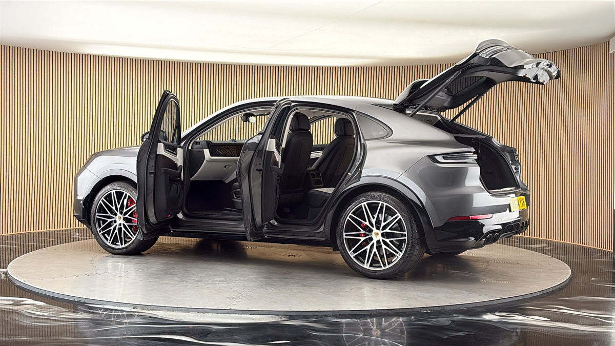 More views of Porsche Cayenne