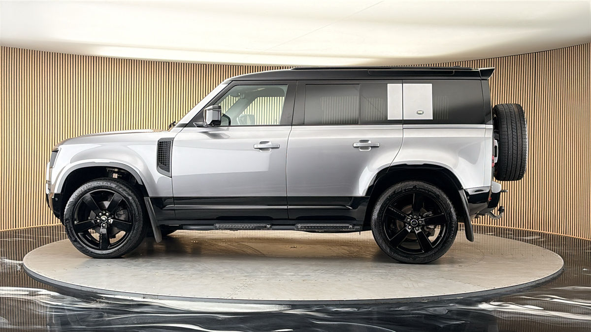 More views of Land Rover Defender 110
