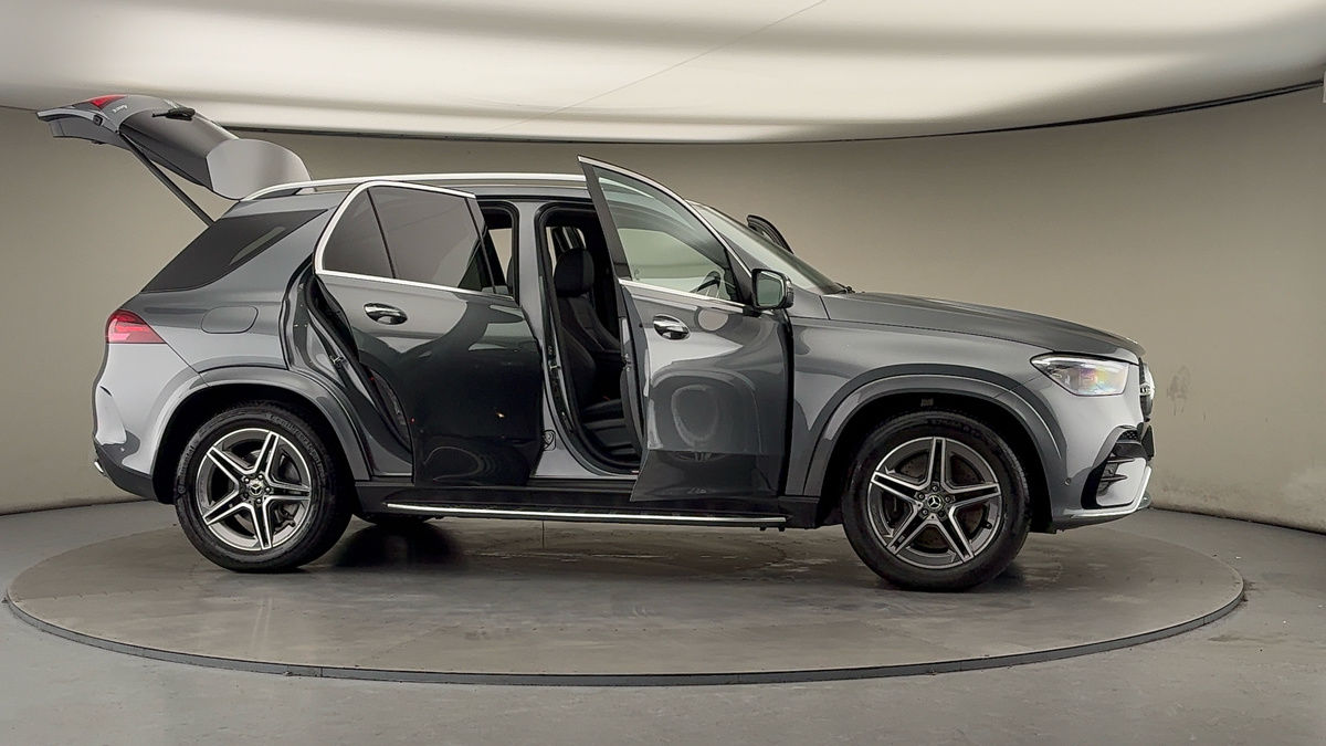 More views of Mercedes-Benz GLE