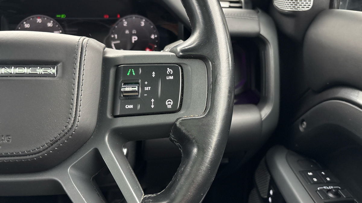 Land Rover Defender 130 Image 14