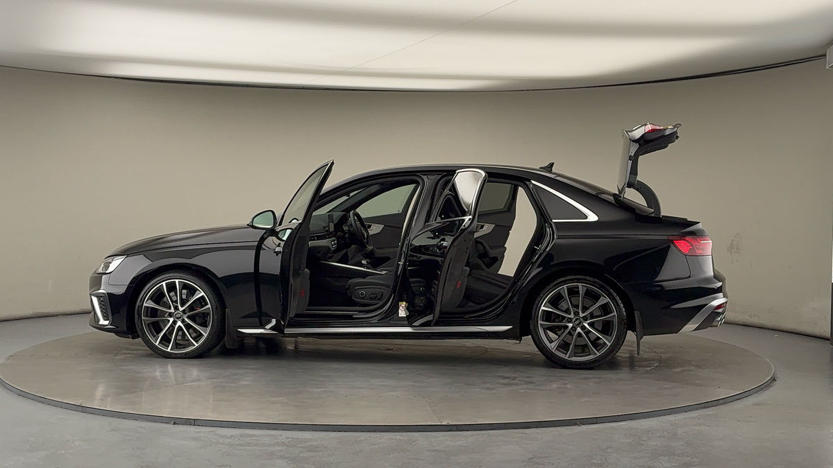 More views of Audi S4