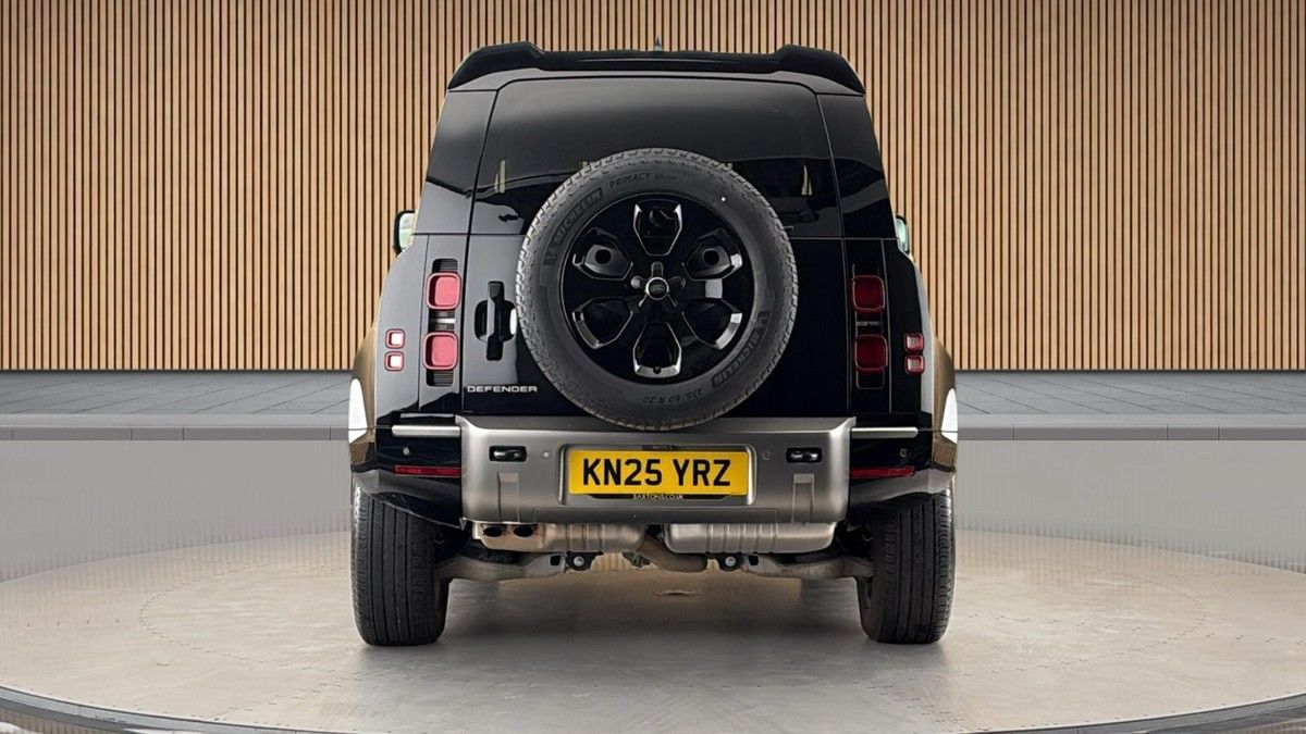 Land Rover Defender 90 Image 4