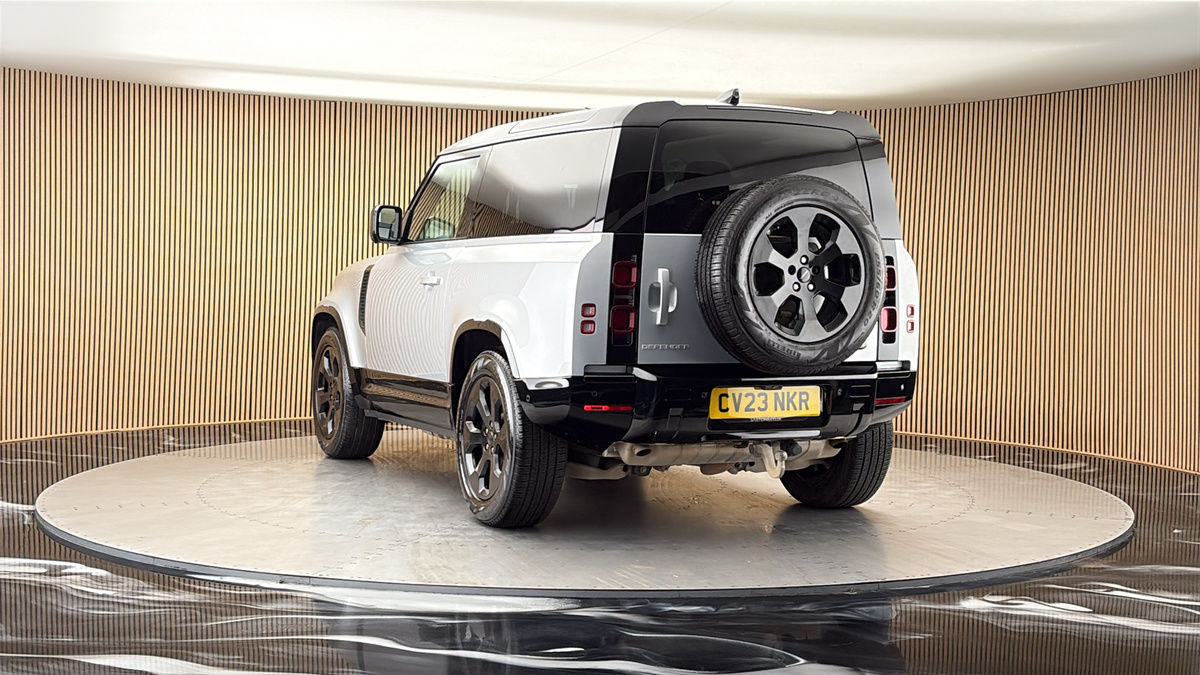 More views of Land Rover Defender 90