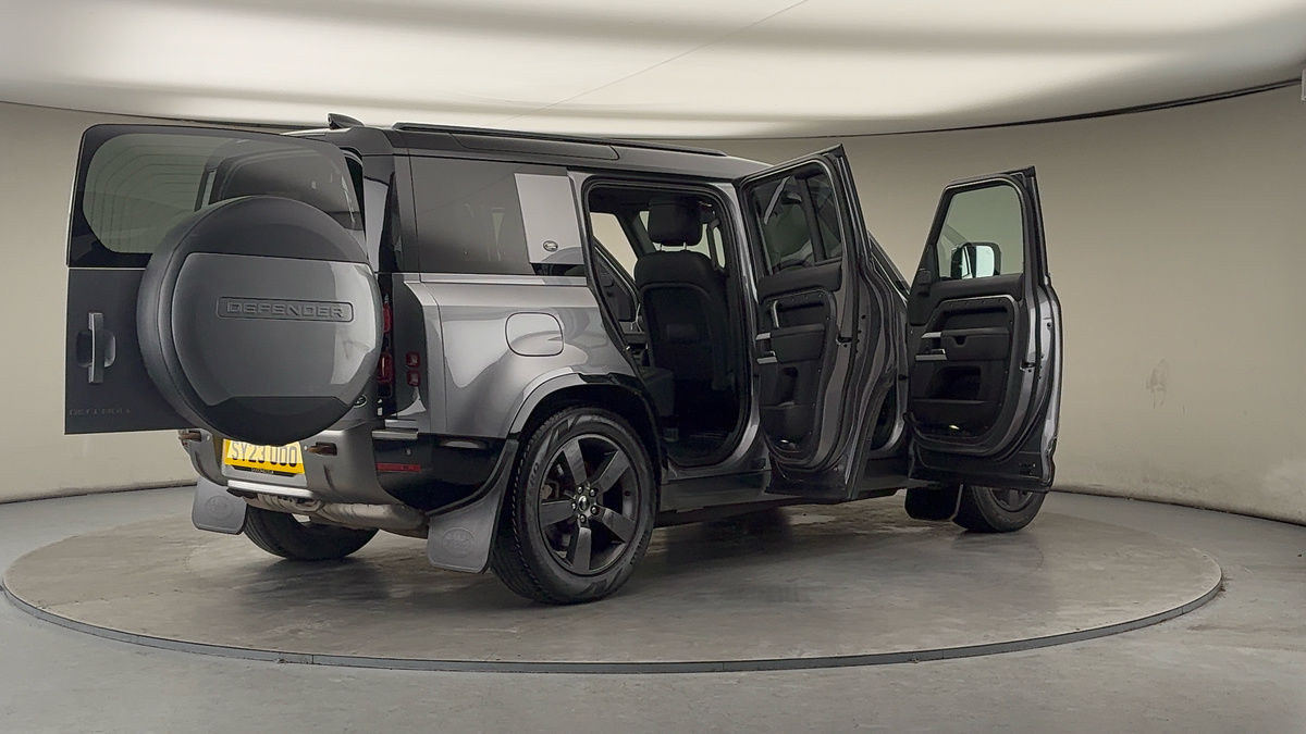 More views of Land Rover Defender 110