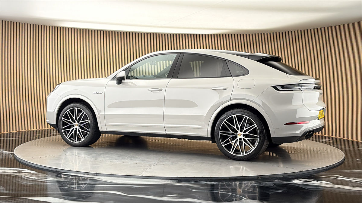 More views of Porsche Cayenne