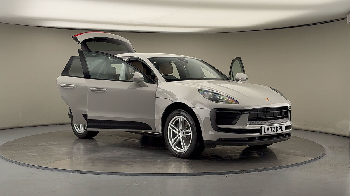 More views of Porsche Macan