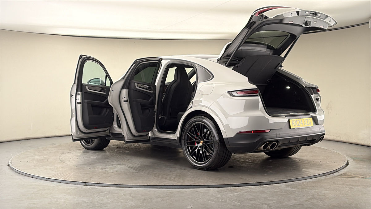 More views of Porsche Cayenne