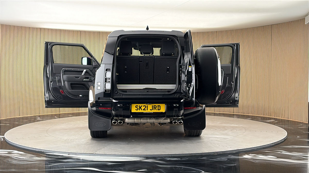 More views of Land Rover Defender 90