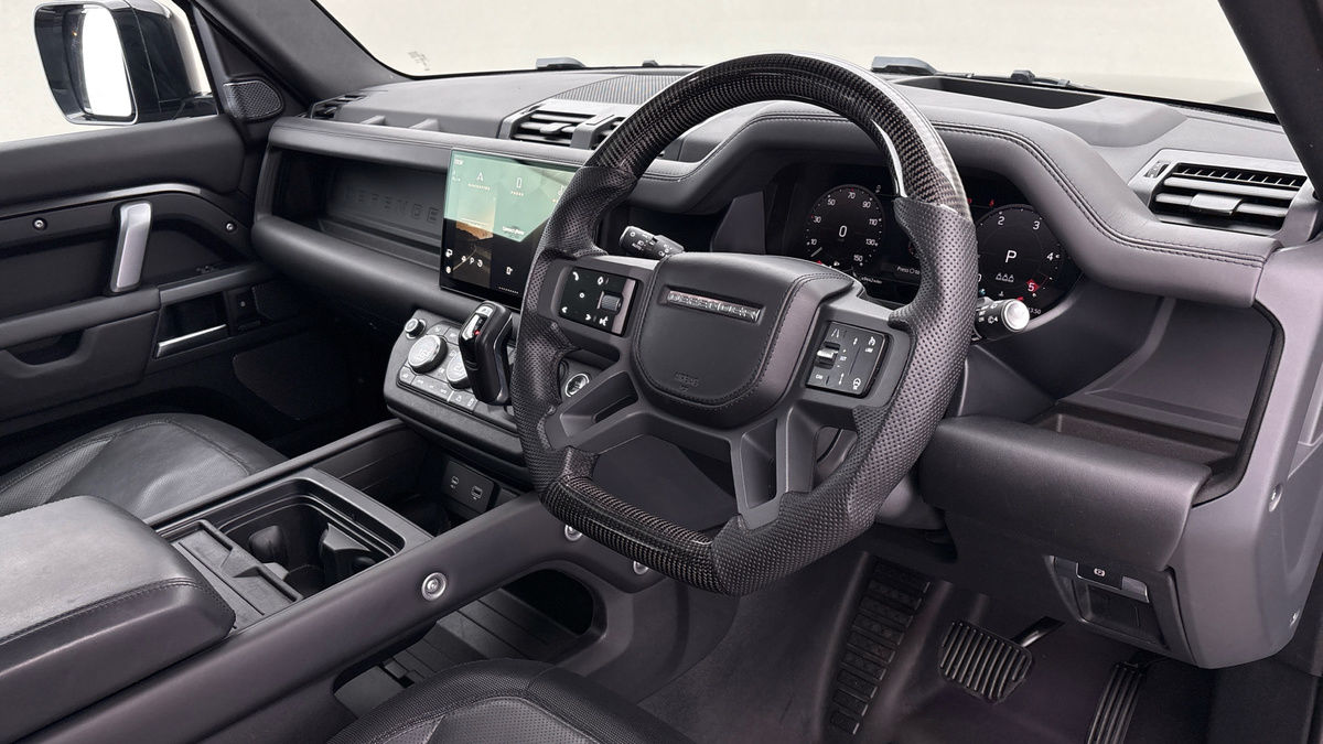 Land Rover Defender 110 Urban Image 14