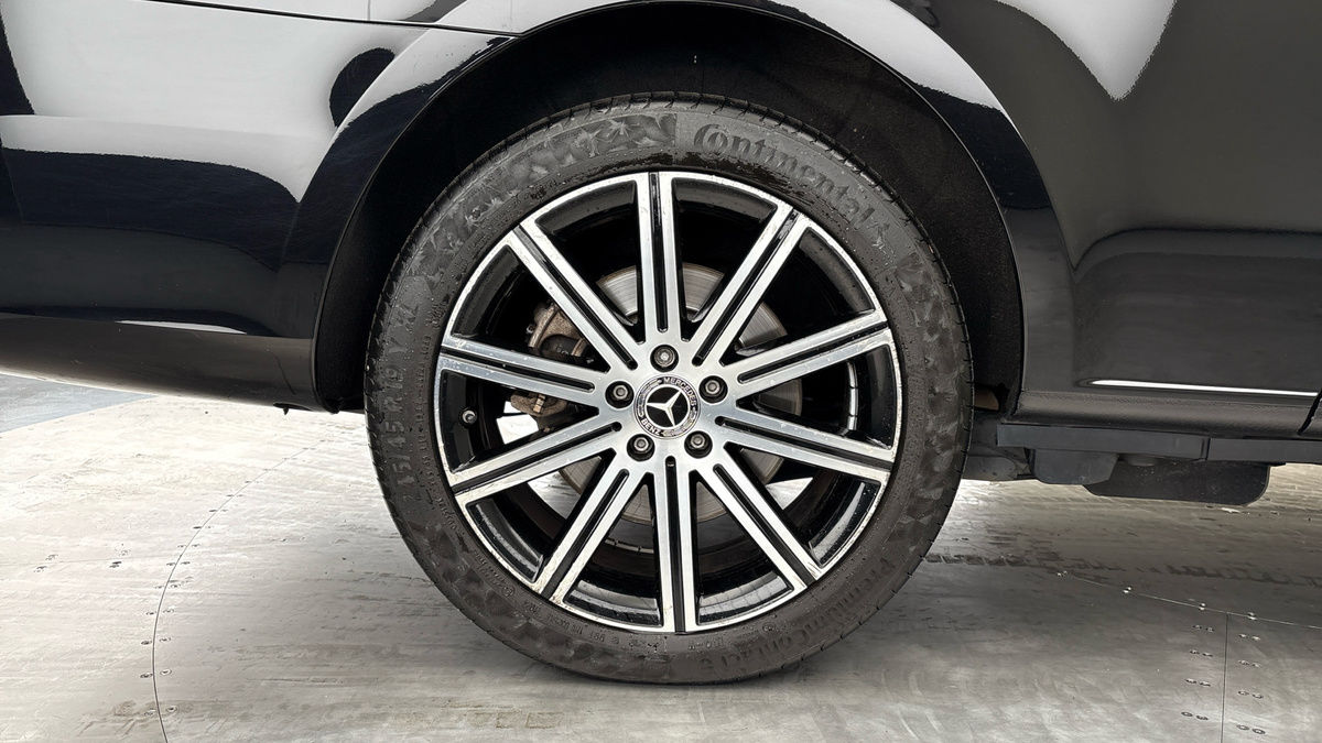 Mercedes-Benz V Class Image 10