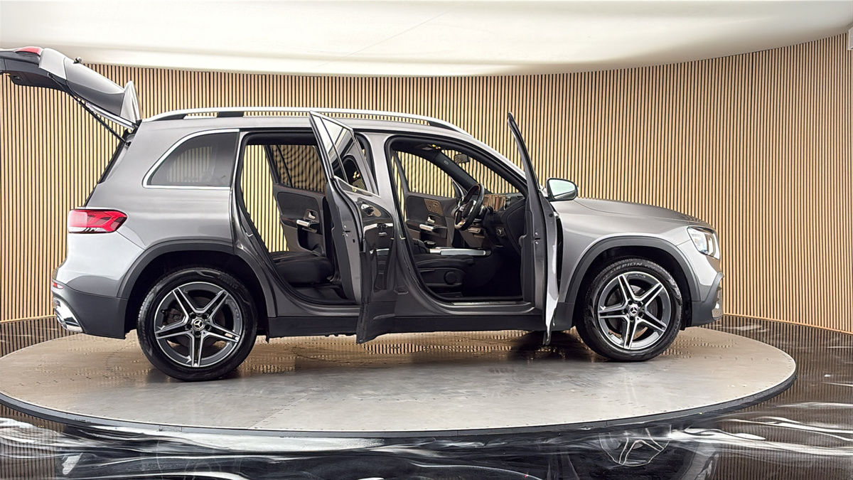 More views of Mercedes-Benz GLB