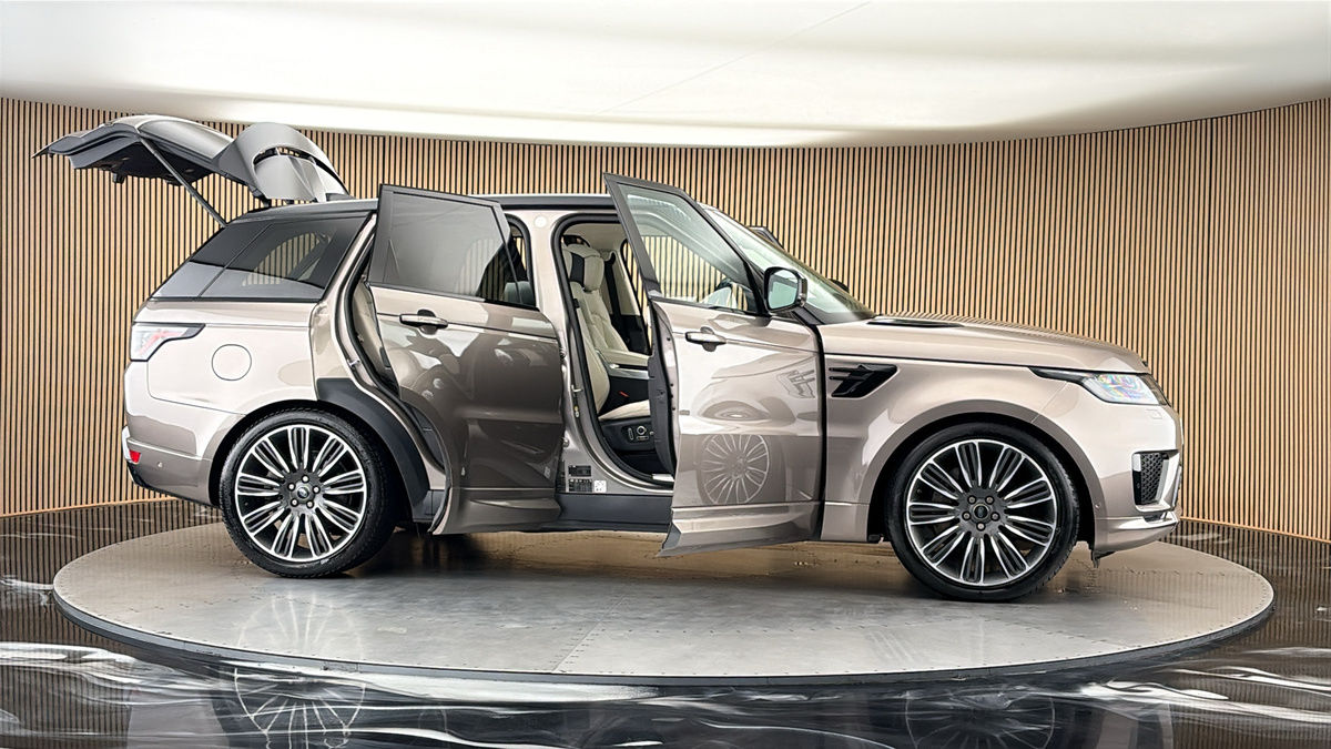 More views of Land Rover Range Rover Sport
