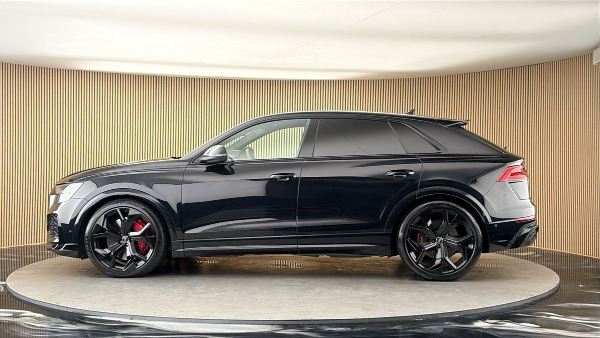 More views of Audi RSQ8