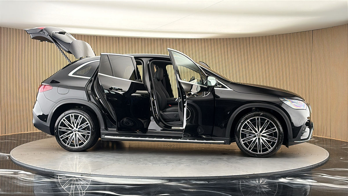 More views of Mercedes-Benz EQE