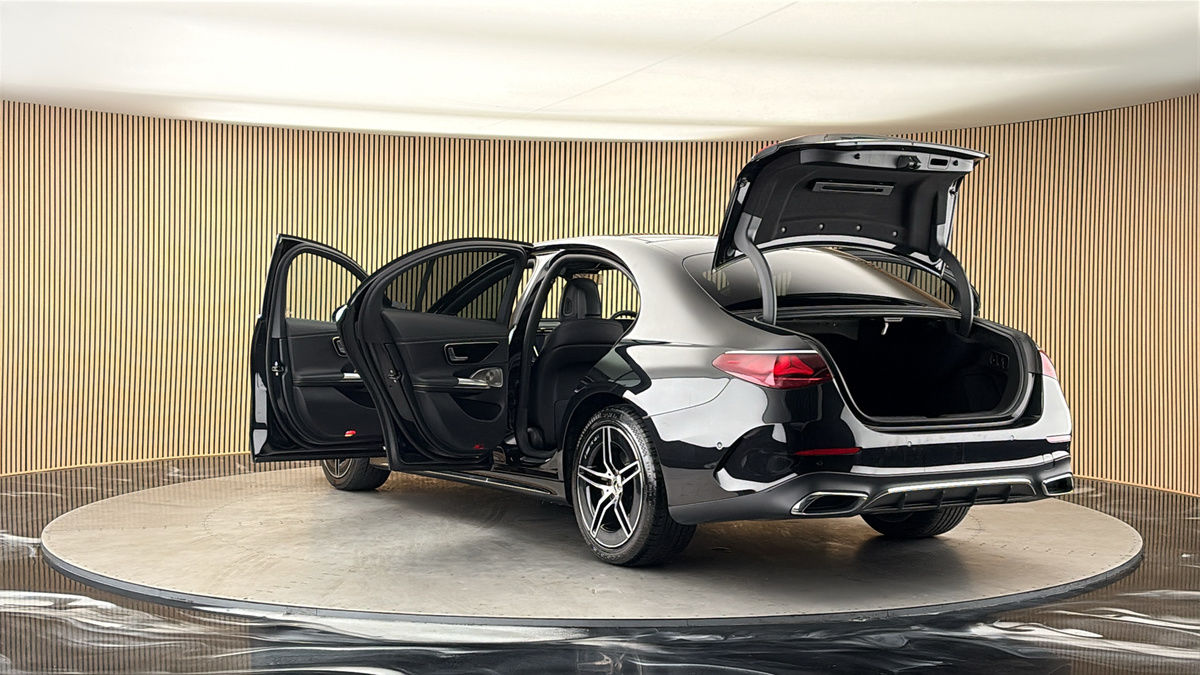 Mercedes-Benz E Class Image 23