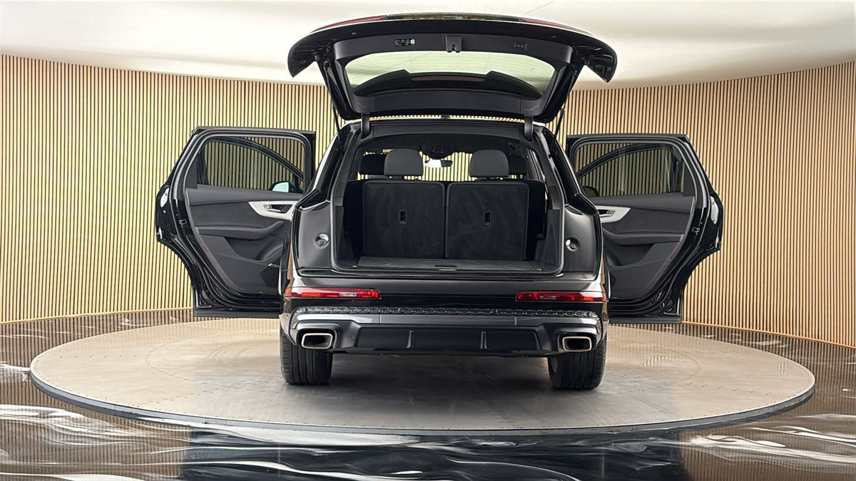 More views of Audi Q7