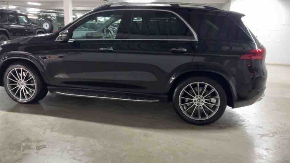 More views of Mercedes-Benz GLE