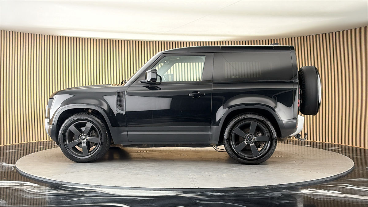 More views of Land Rover Defender 90
