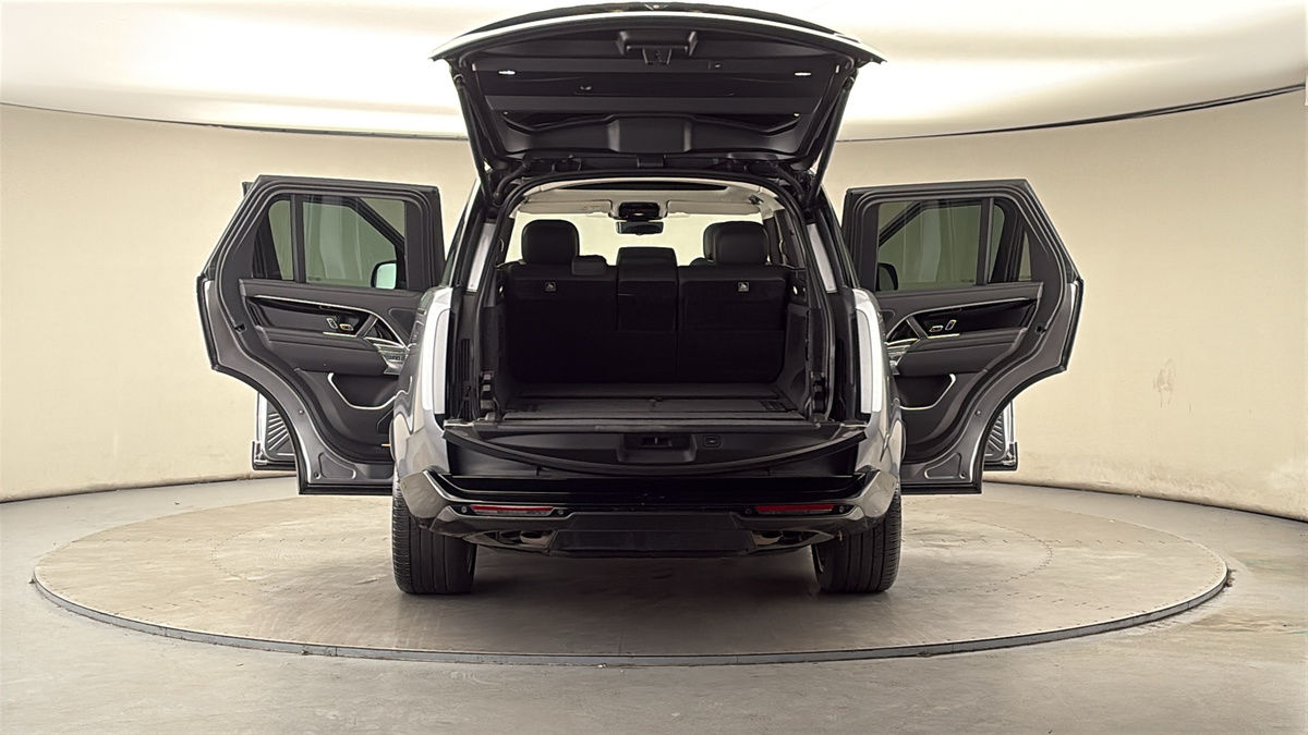 More views of Land Rover Range Rover