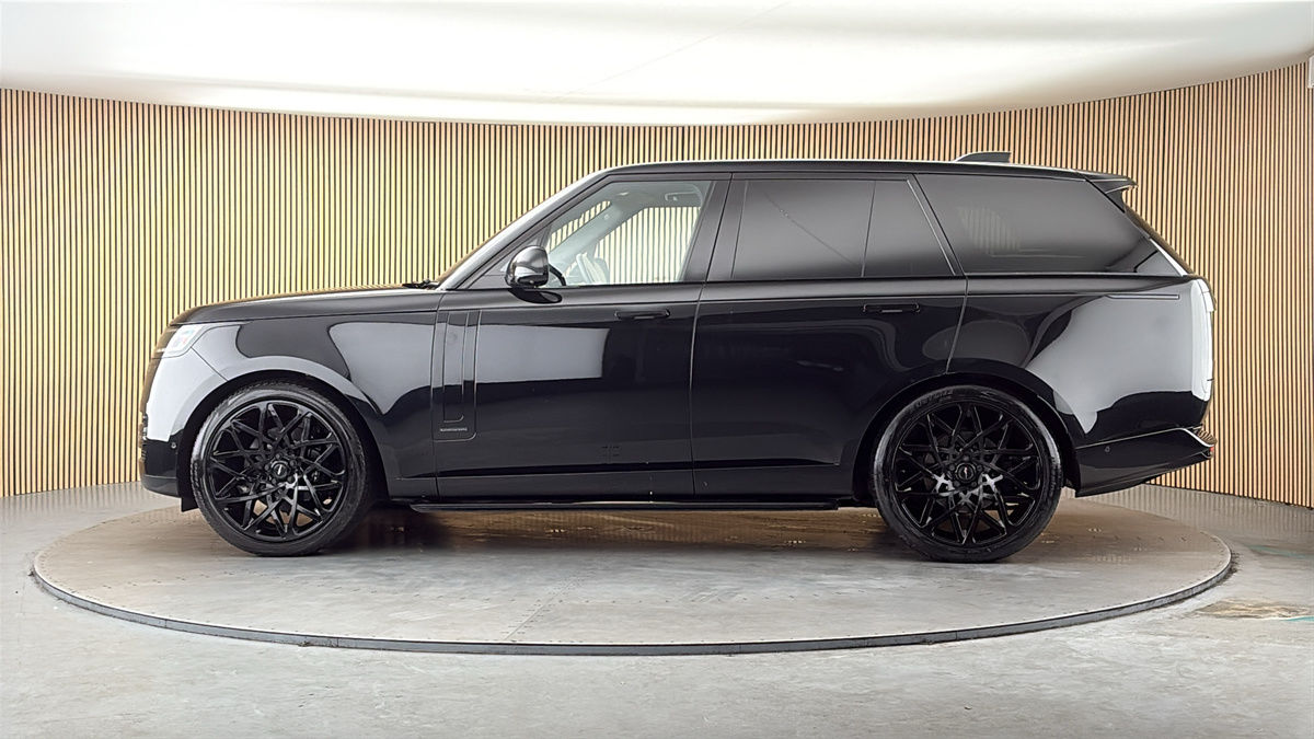 More views of Land Rover Range Rover