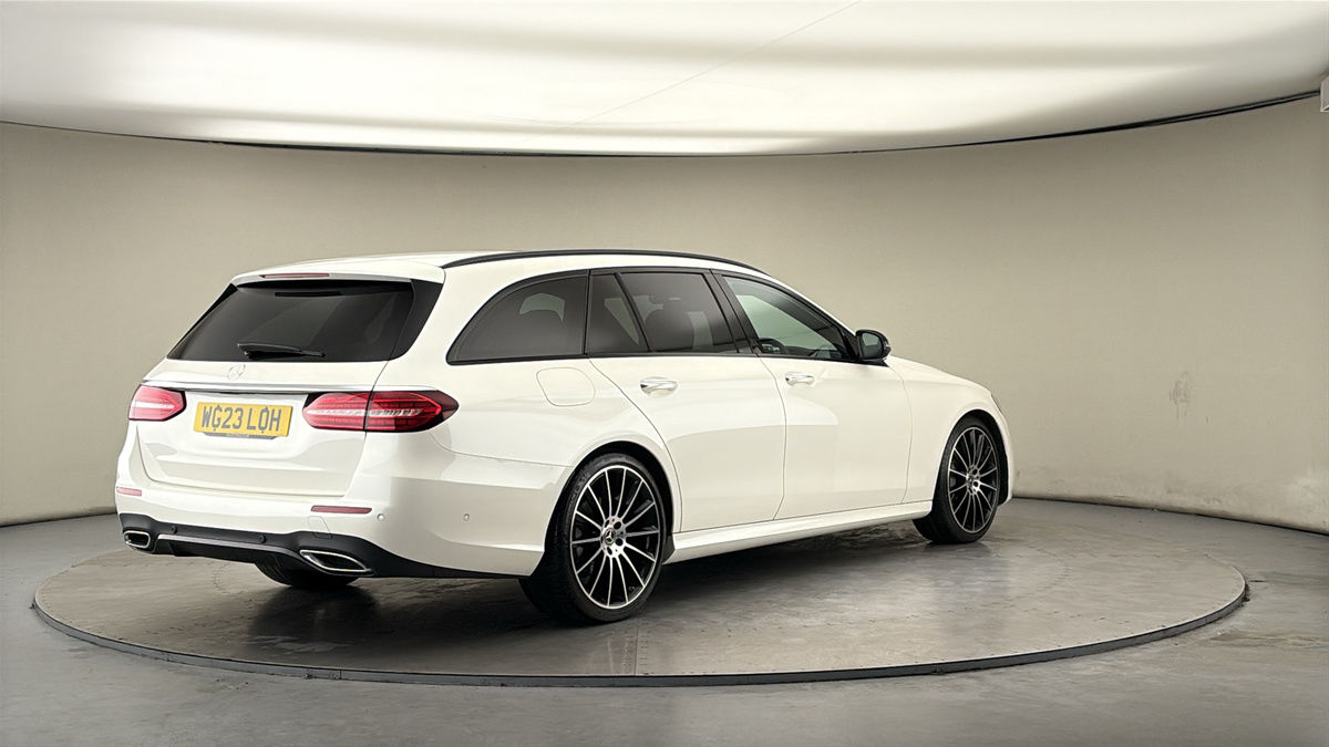 Mercedes-Benz E Class Image 21