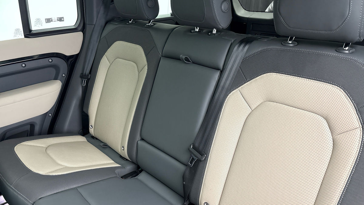 Land Rover Defender 110 Urban Image 8