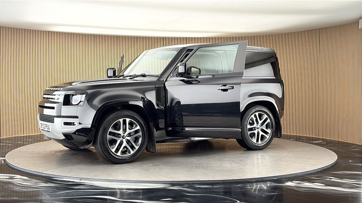 More views of Land Rover Defender 90