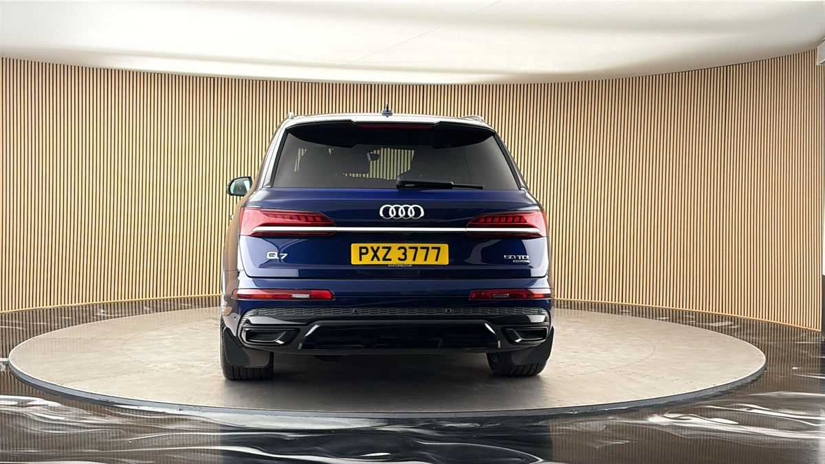 More views of Audi Q7