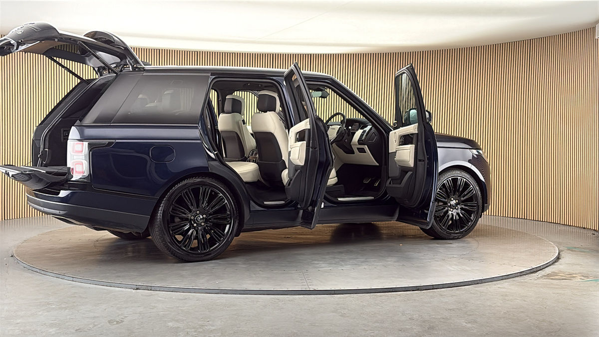 More views of Land Rover Range Rover