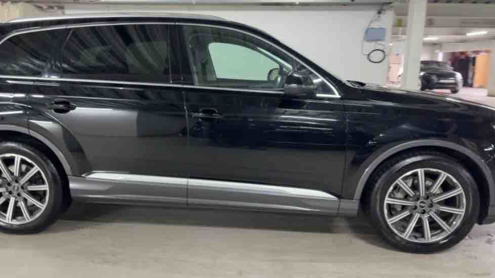 More views of Audi Q7