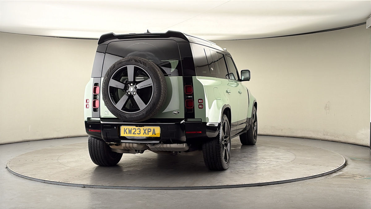 More views of Land Rover Defender 110