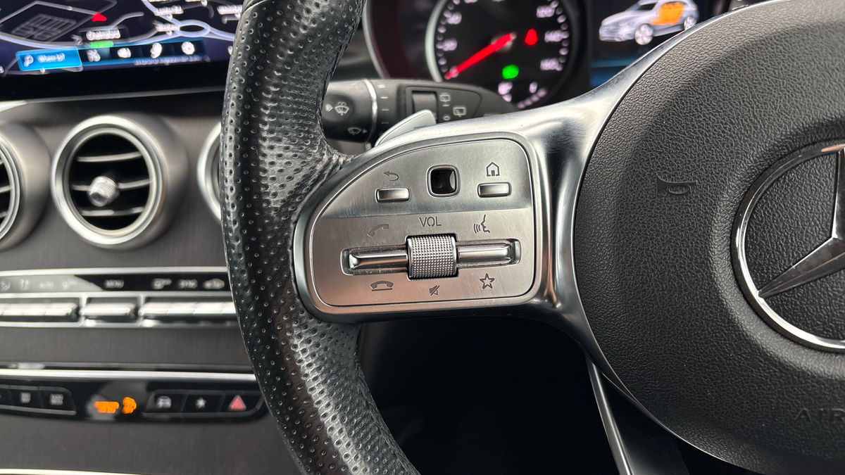 Mercedes-Benz GLC Image 13