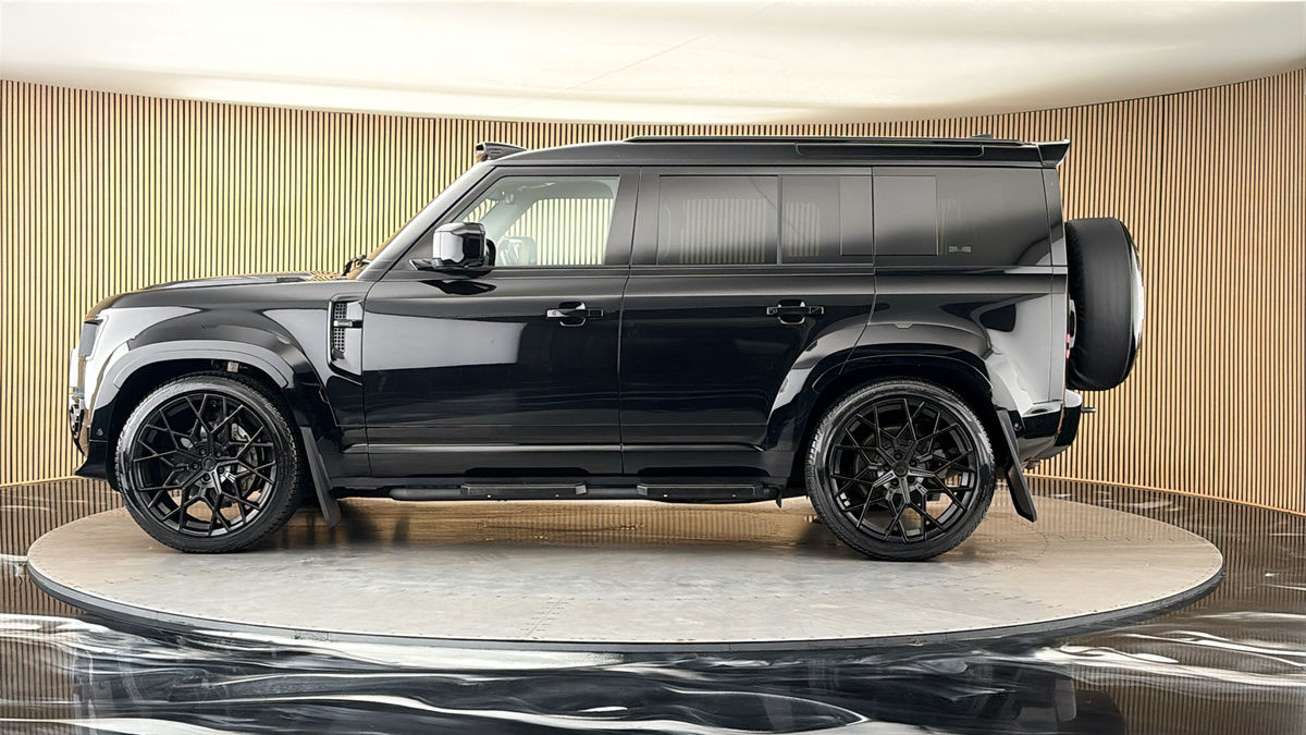 Land Rover Defender 110 Urban Image 15
