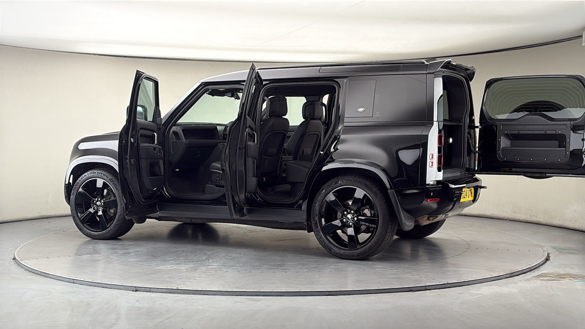 More views of Land Rover Defender 110